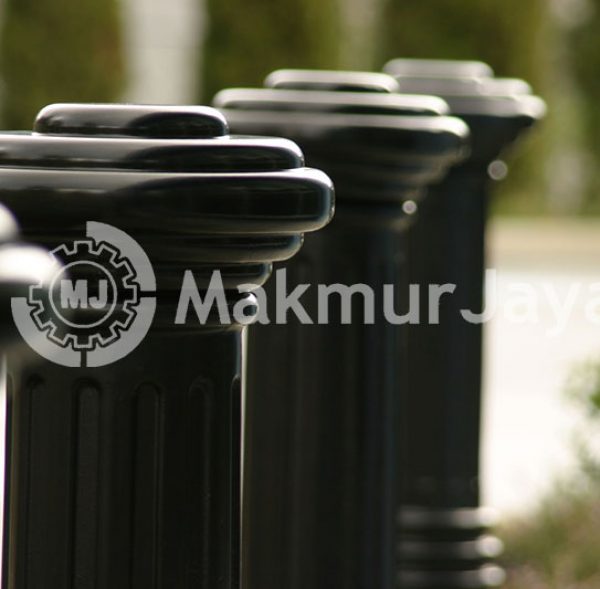 Stand Bollard
